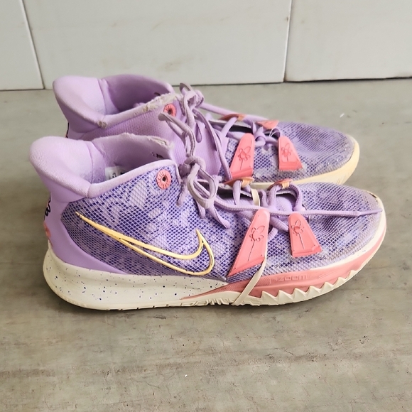 Nike Kyrie 7 Daughter Purple and Pink Sneakers US Size 8.5 - Picture 4 of 10